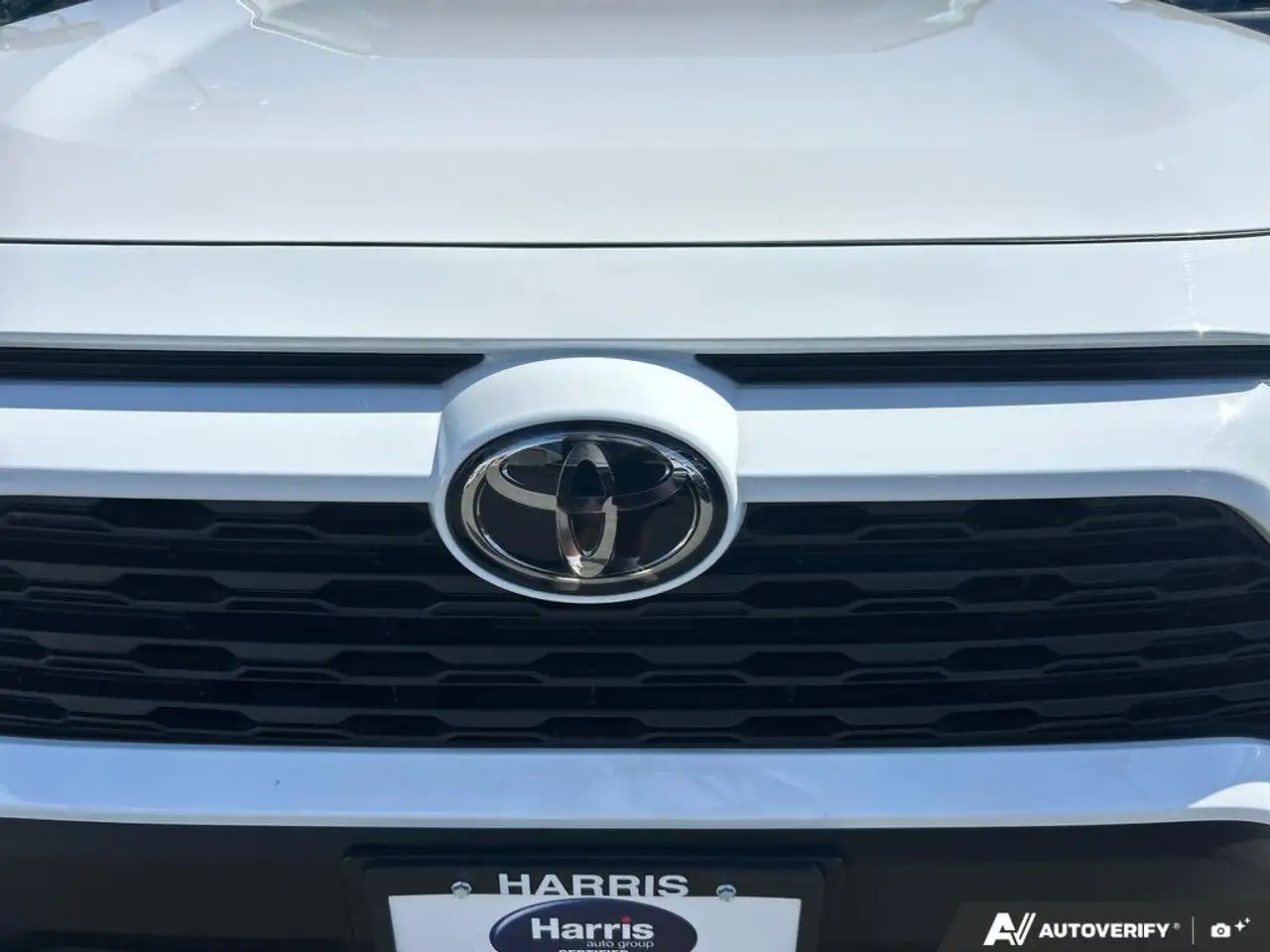 Toyota RAV 4 снимка Toyota RAV 4