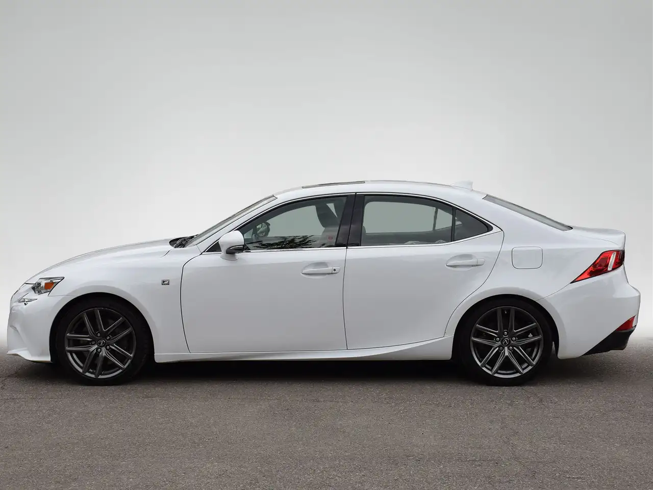 Lexus IS photo Lexus IS