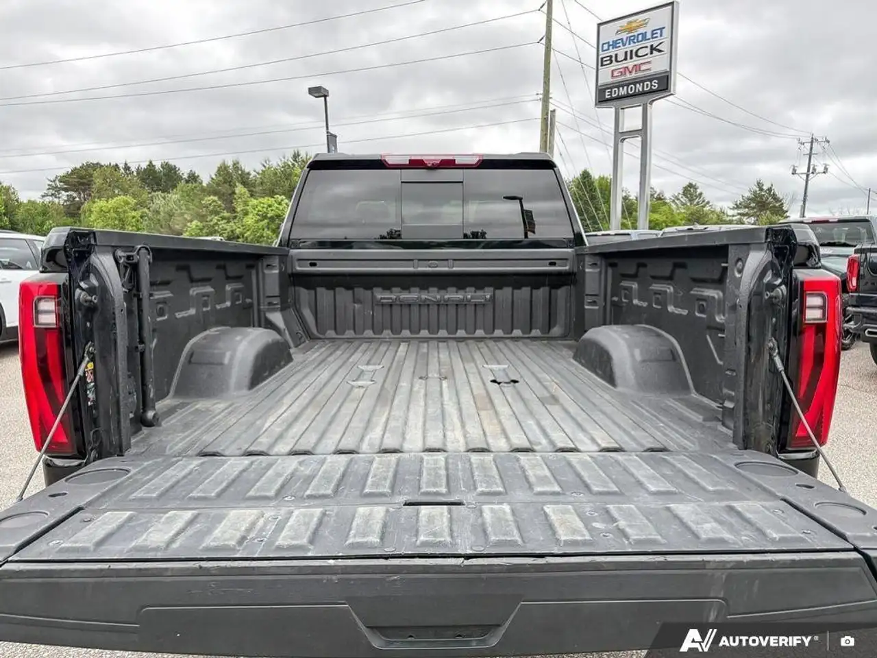 GMC Sierra 2500HD снимка GMC Sierra 2500HD