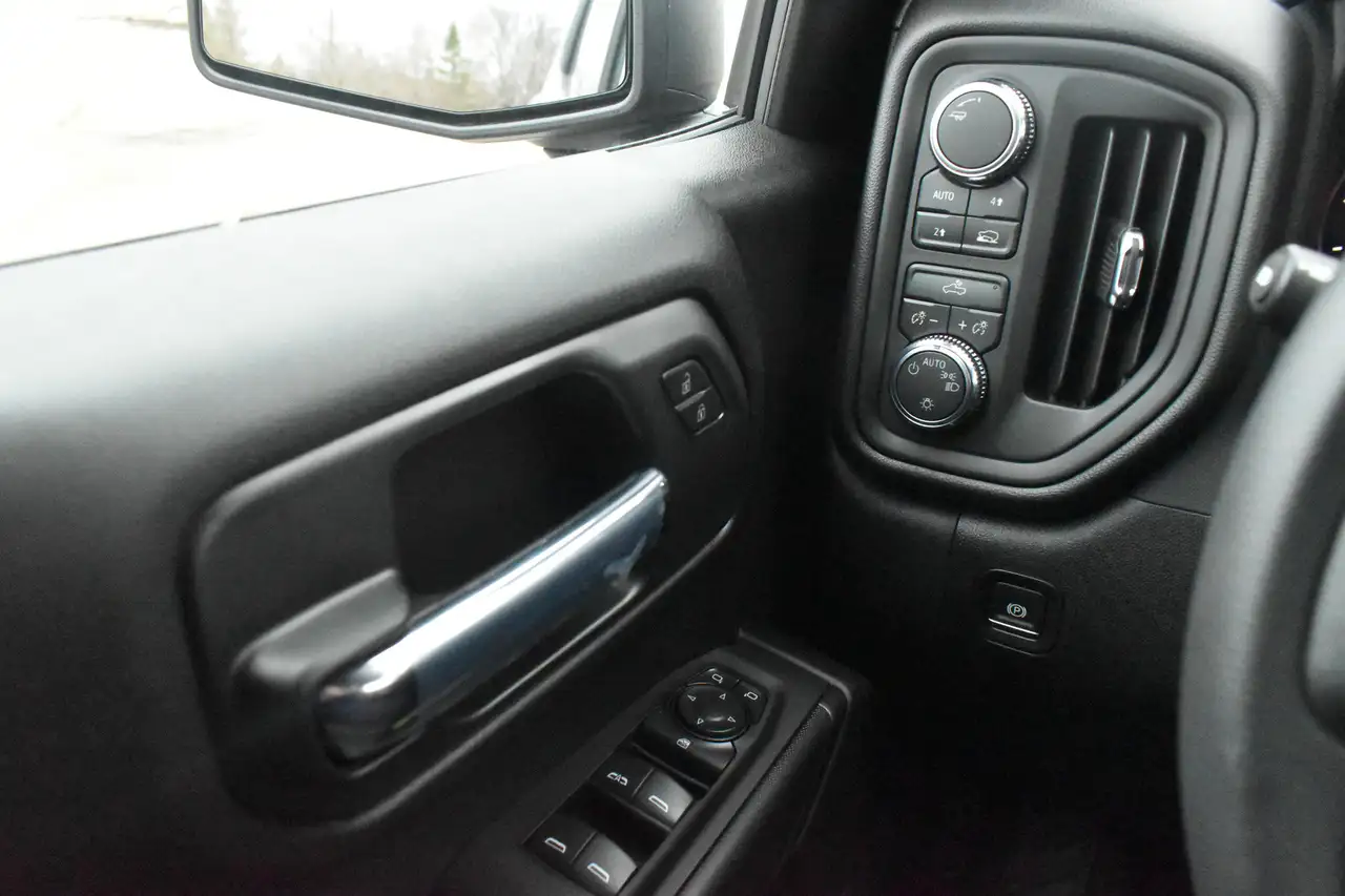 GMC Sierra 1500 photo GMC Sierra 1500