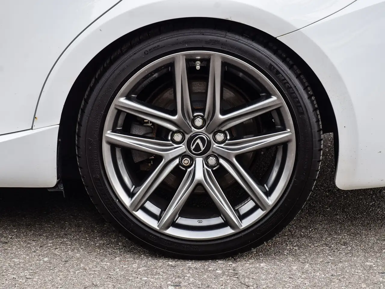 Lexus IS photo Lexus IS