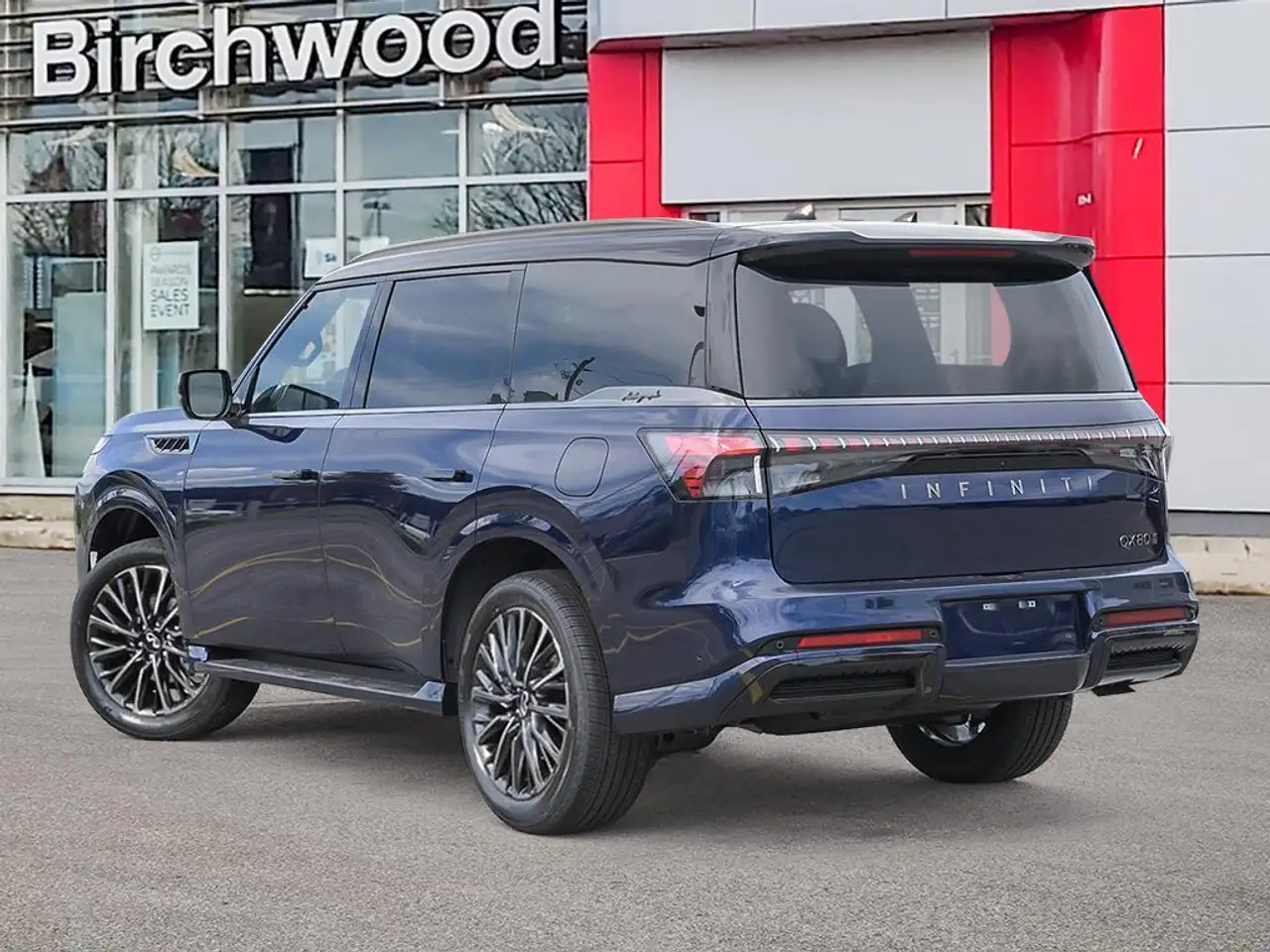 Infiniti QX80 снимка Infiniti QX80