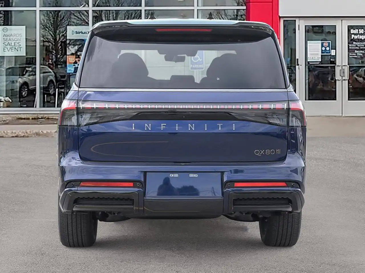 Infiniti QX80 снимка Infiniti QX80