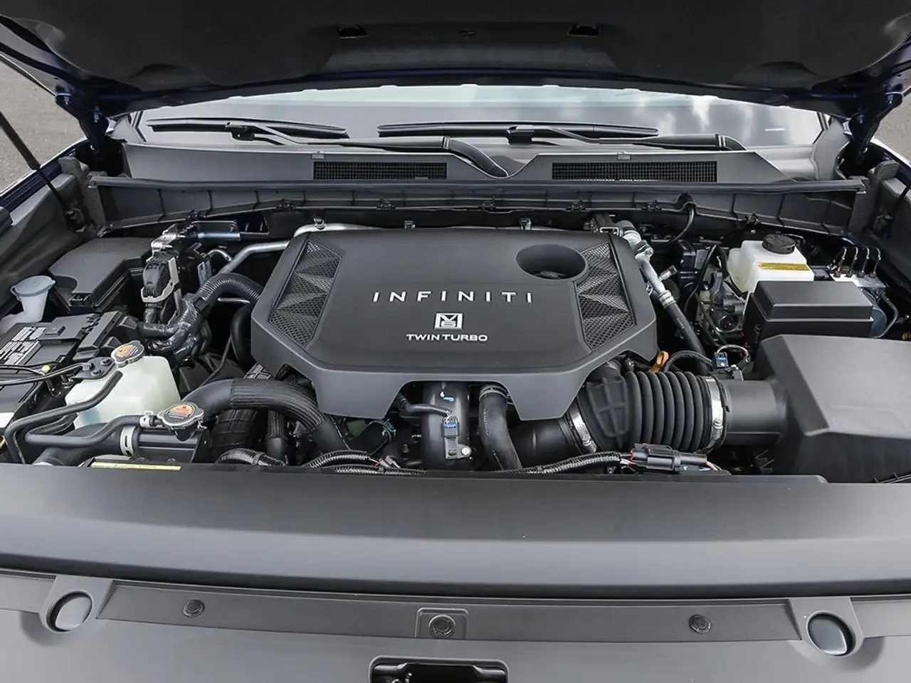Infiniti QX80 снимка Infiniti QX80