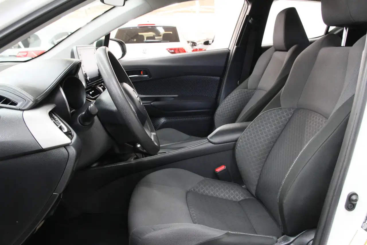 Toyota C-HR photo Toyota C-HR