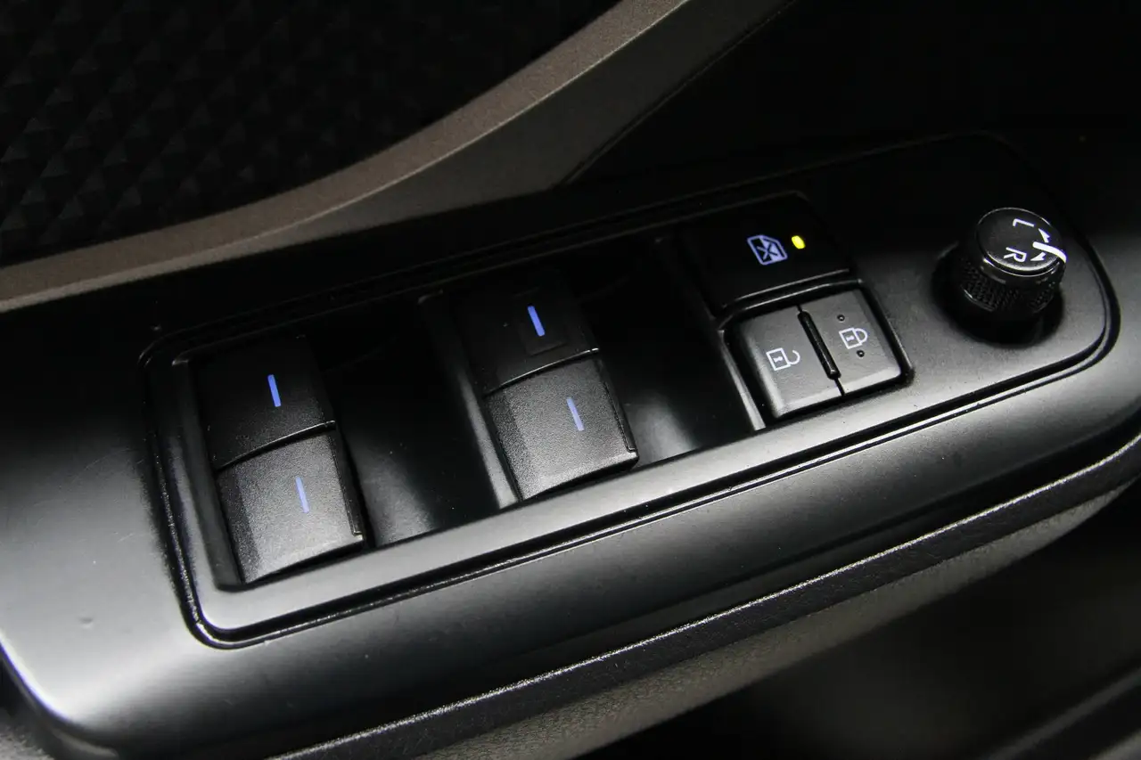 Toyota C-HR photo Toyota C-HR