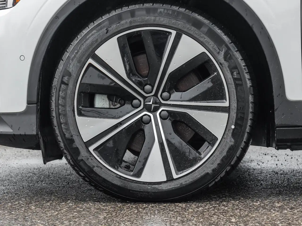 Polestar 2 снимка Polestar 2
