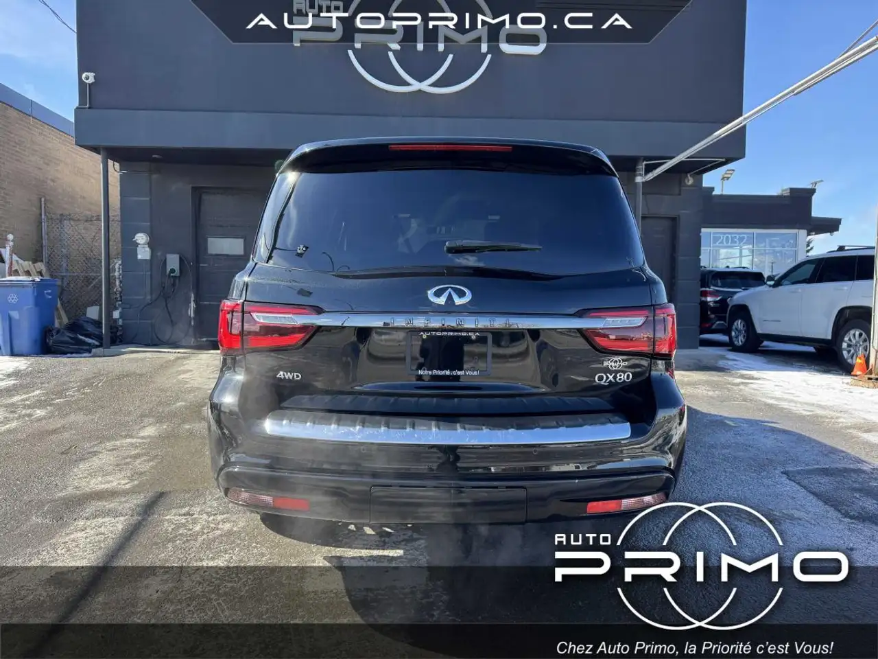 Infiniti QX80 снимка Infiniti QX80