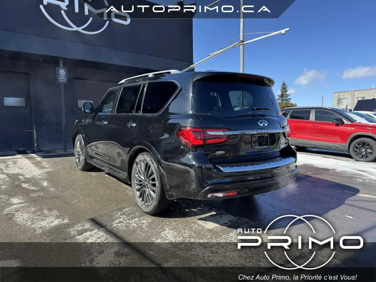 Infiniti QX80 снимка Infiniti QX80