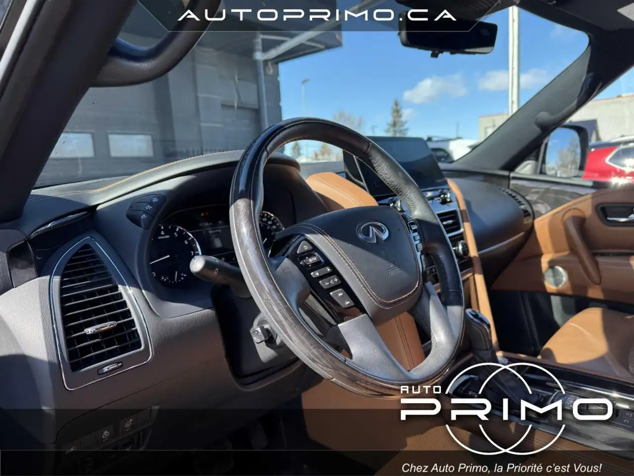 Infiniti QX80 снимка Infiniti QX80