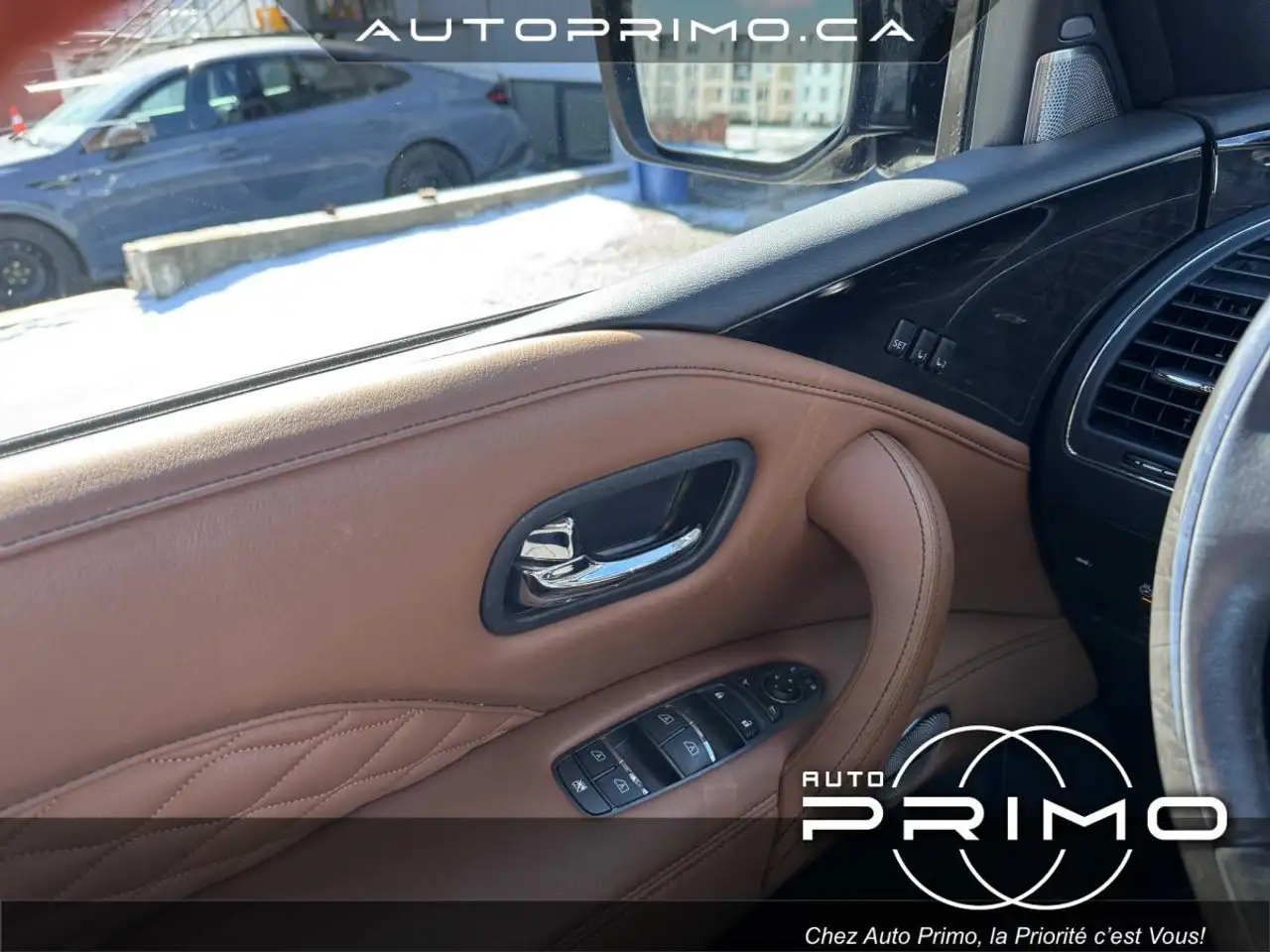 Infiniti QX80 снимка Infiniti QX80
