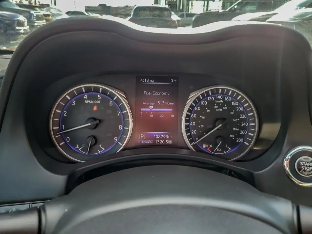 Infiniti Q60 снимка Infiniti Q60