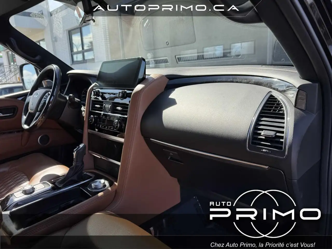 Infiniti QX80 снимка Infiniti QX80