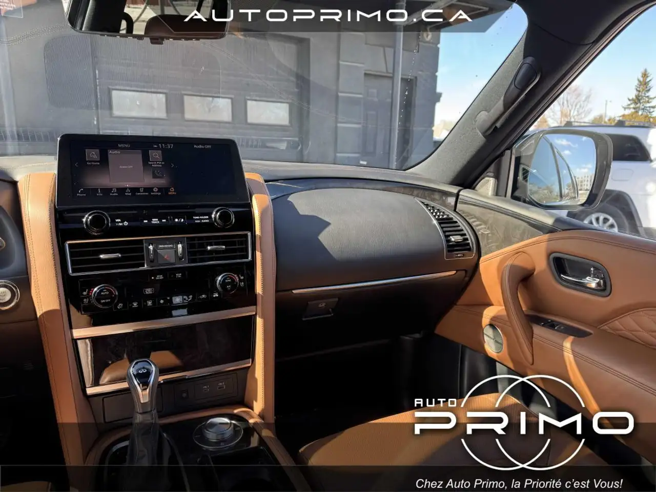 Infiniti QX80 снимка Infiniti QX80