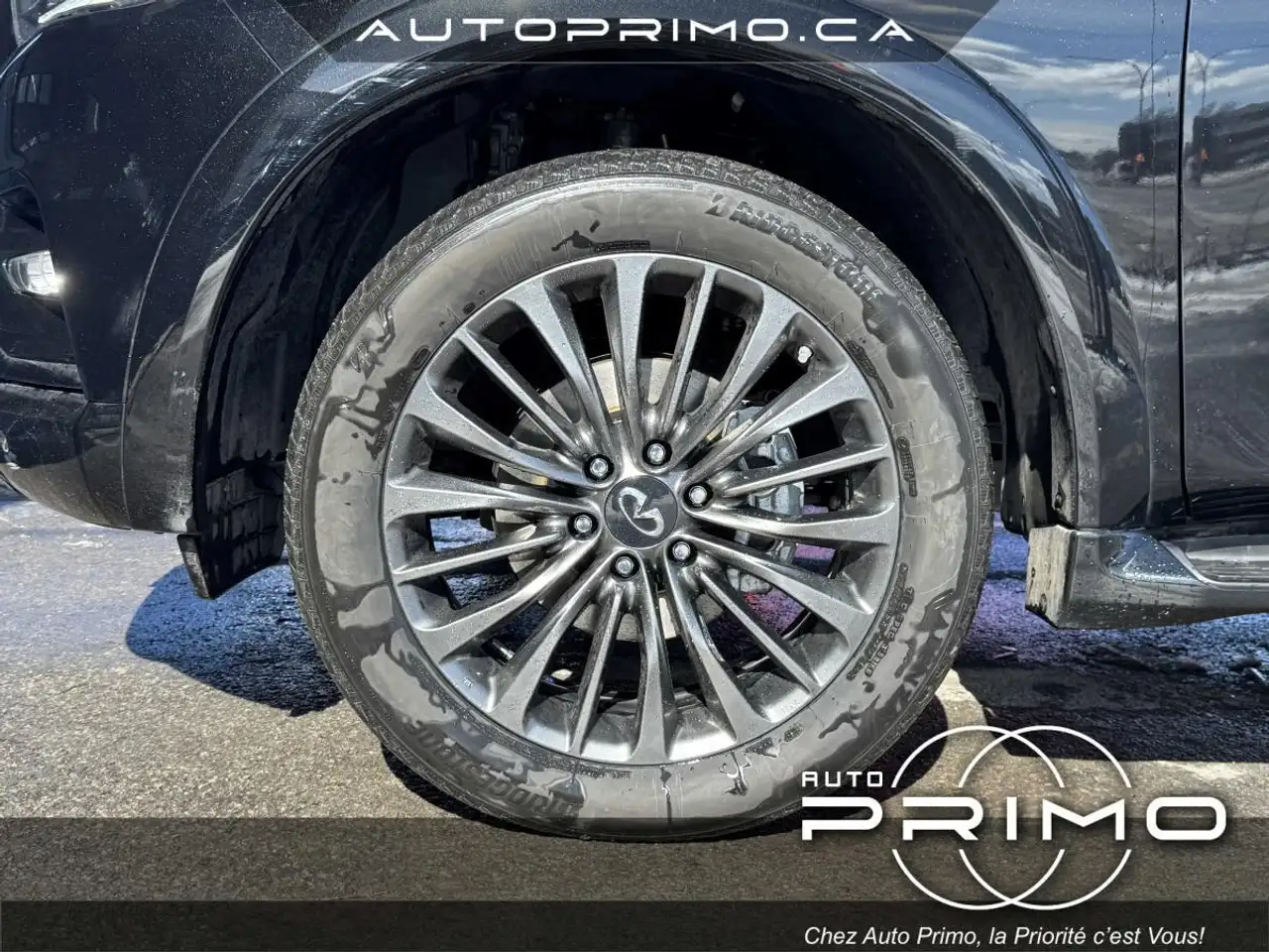 Infiniti QX80 снимка Infiniti QX80