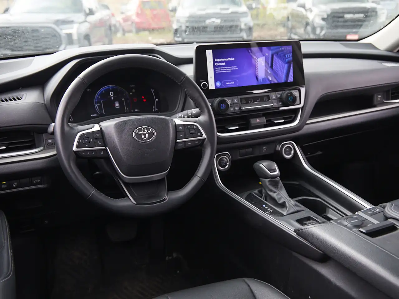 Toyota Grand Highlander снимка Toyota Grand Highlander