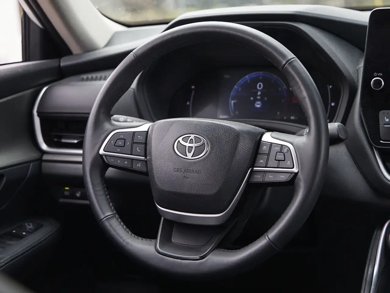 Toyota Grand Highlander снимка Toyota Grand Highlander