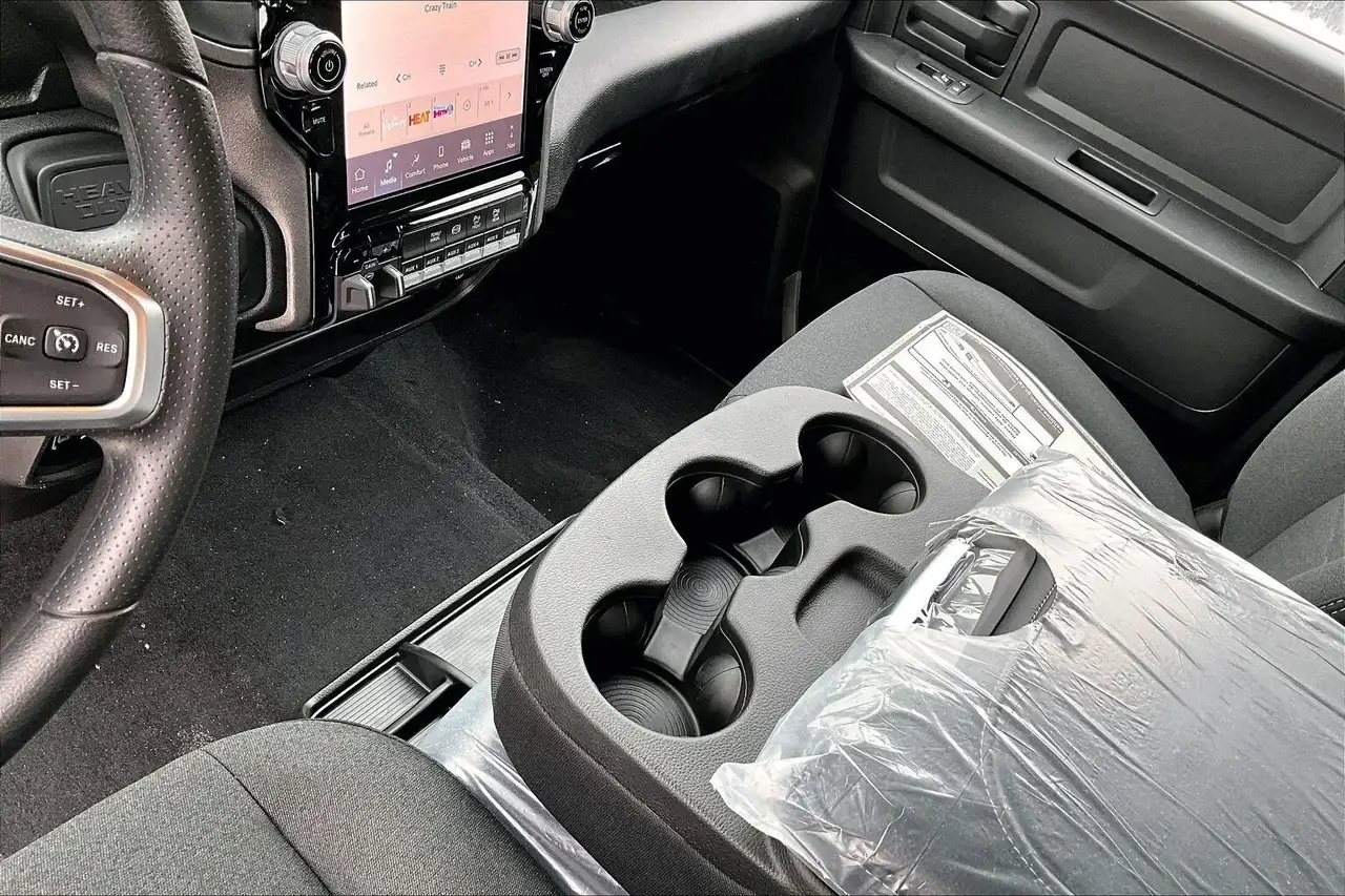 RAM 2500 снимка RAM 2500