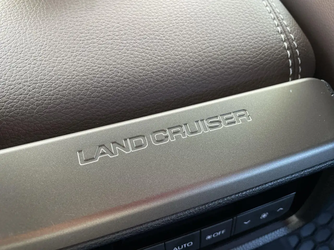 Toyota Land Cruiser снимка Toyota Land Cruiser