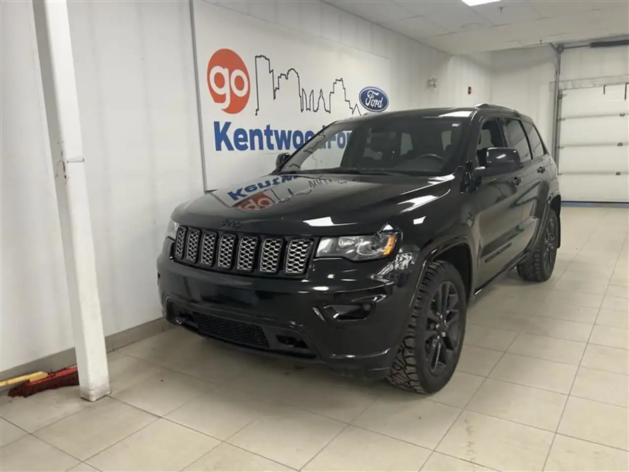 Jeep Grand Cherokee снимка Jeep Grand Cherokee