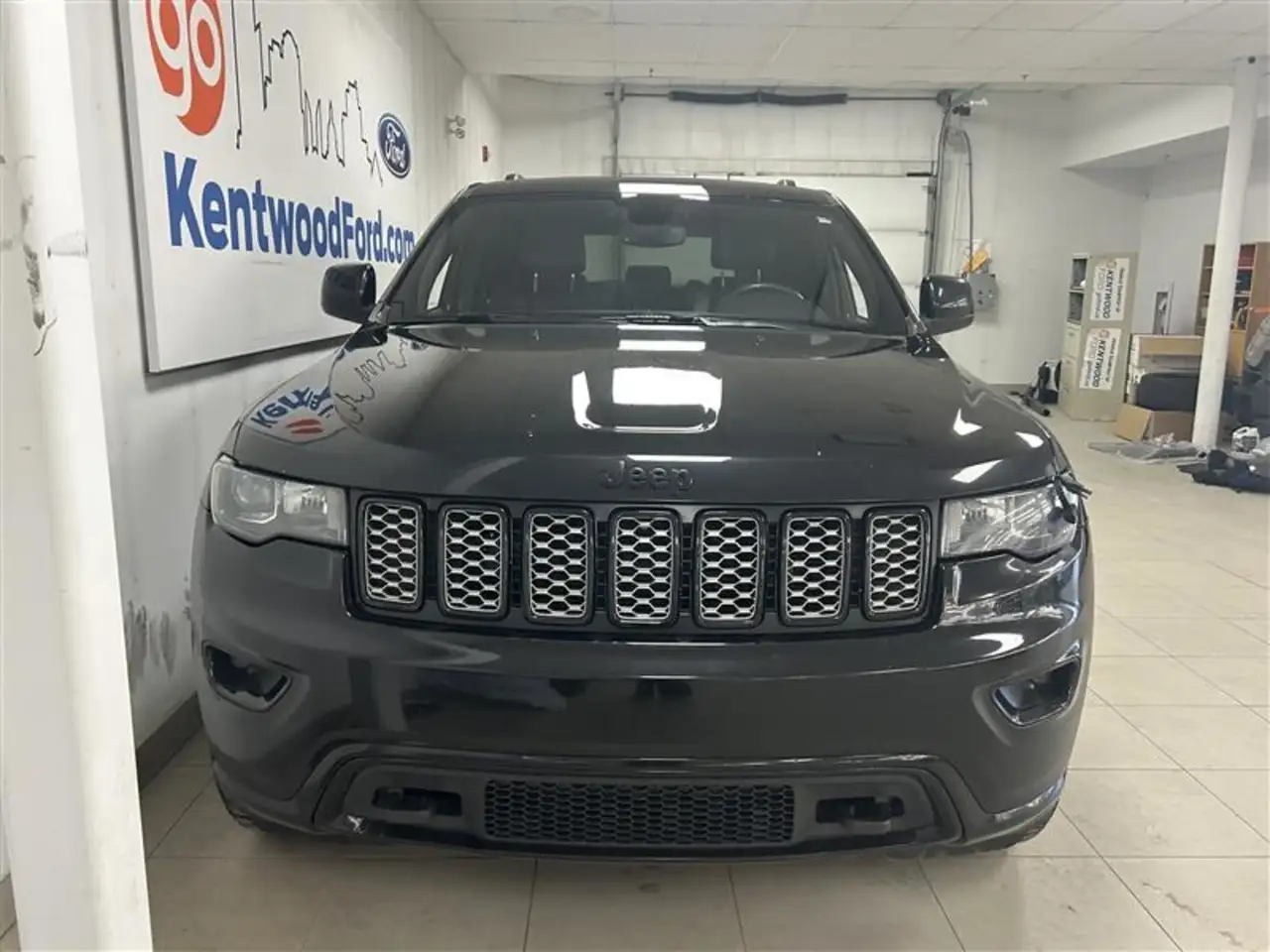 Jeep Grand Cherokee снимка Jeep Grand Cherokee