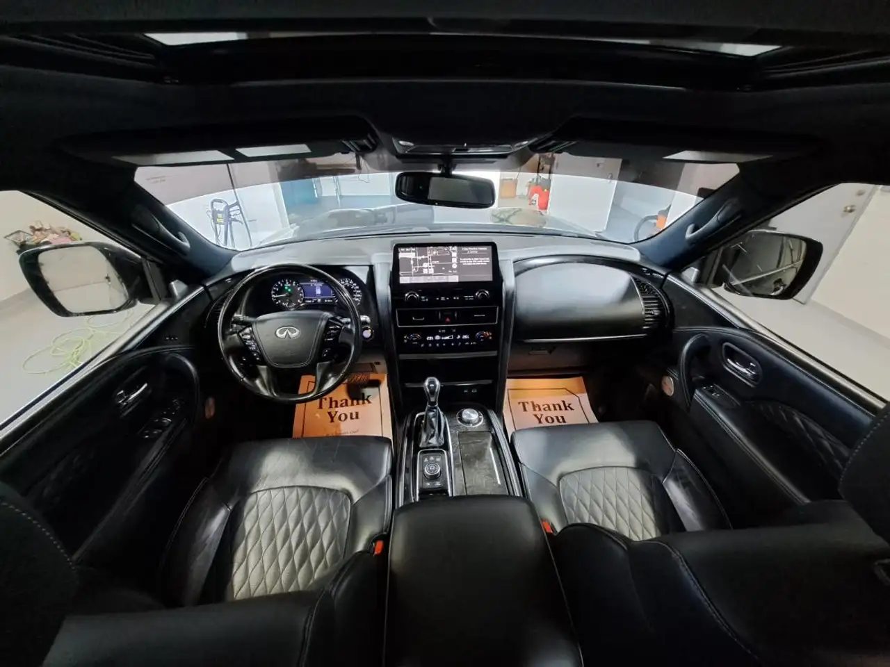 Infiniti QX80 снимка Infiniti QX80