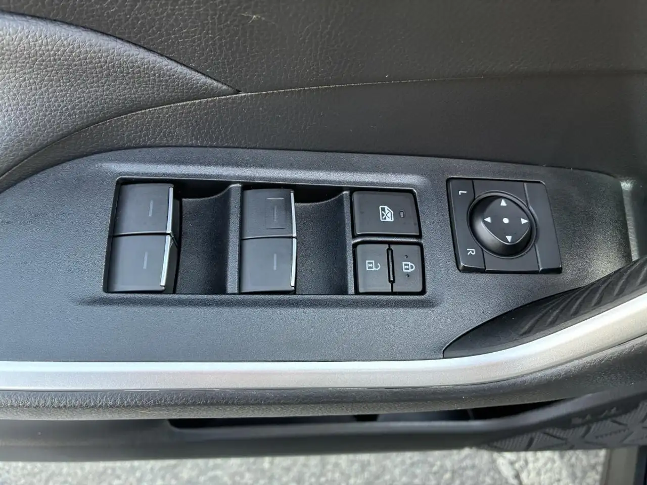 Toyota RAV 4 photo Toyota RAV 4