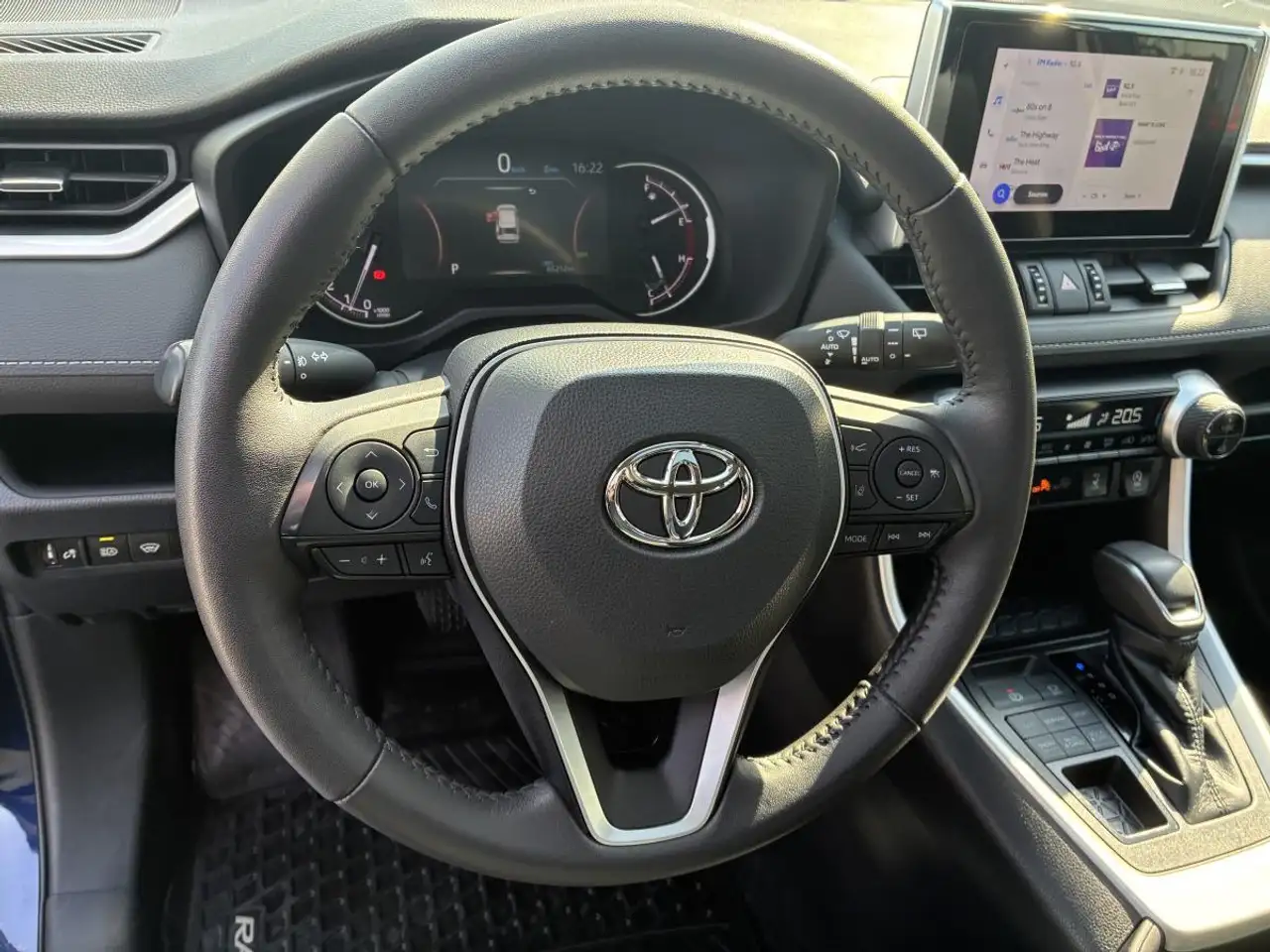Toyota RAV 4 photo Toyota RAV 4
