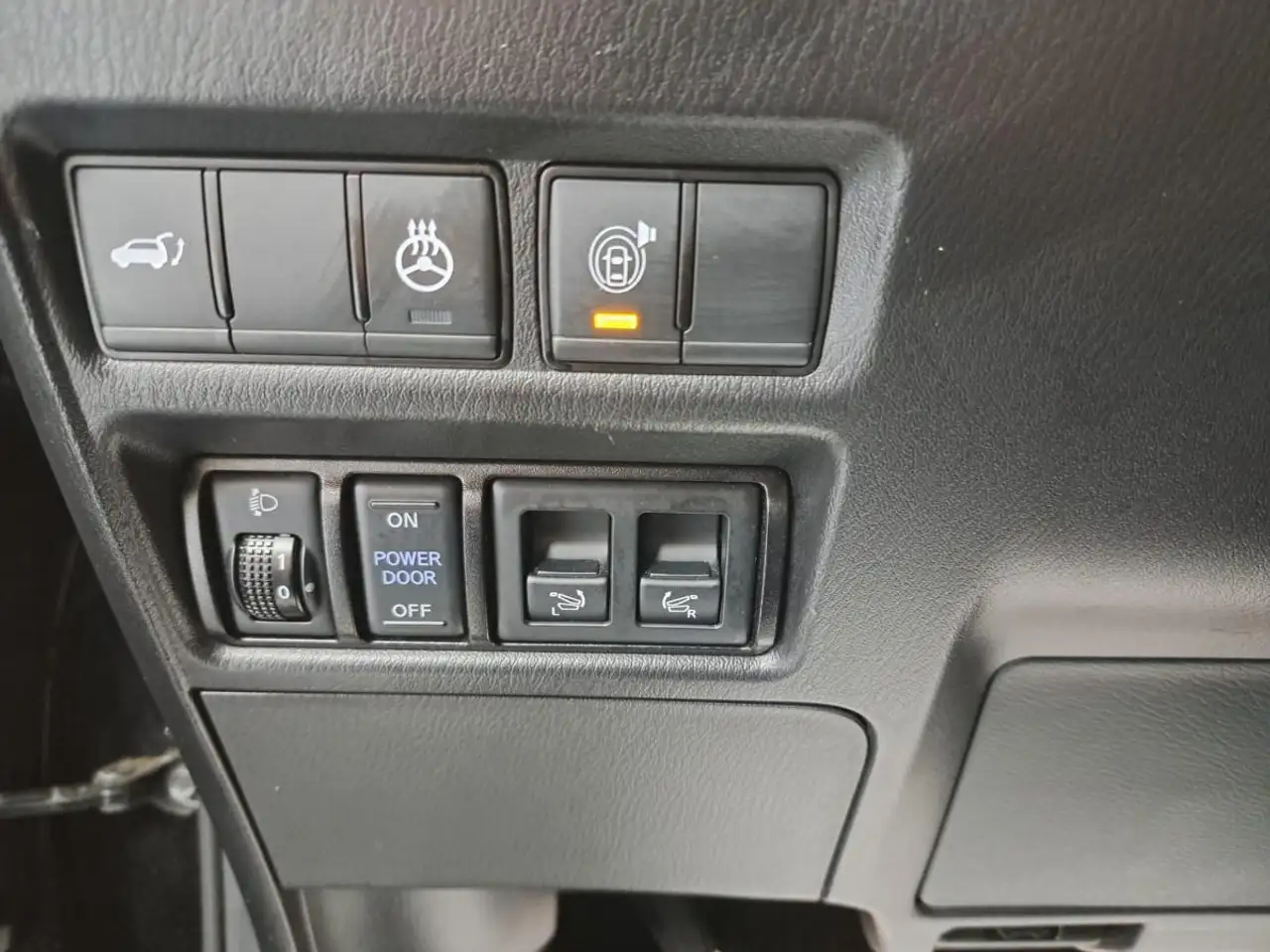Infiniti QX80 снимка Infiniti QX80
