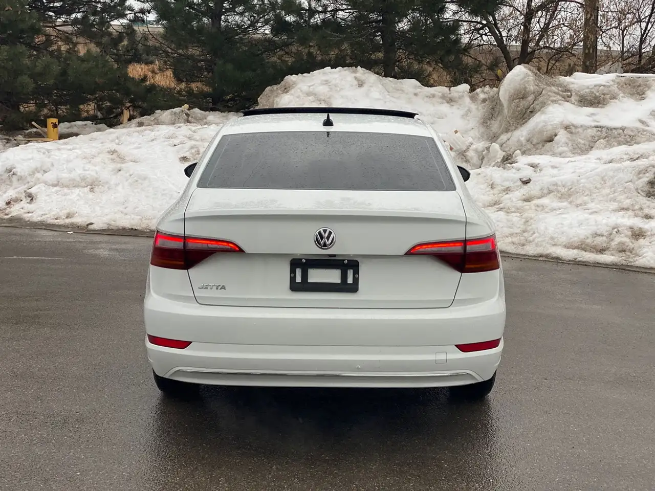 Volkswagen Jetta снимка Volkswagen Jetta