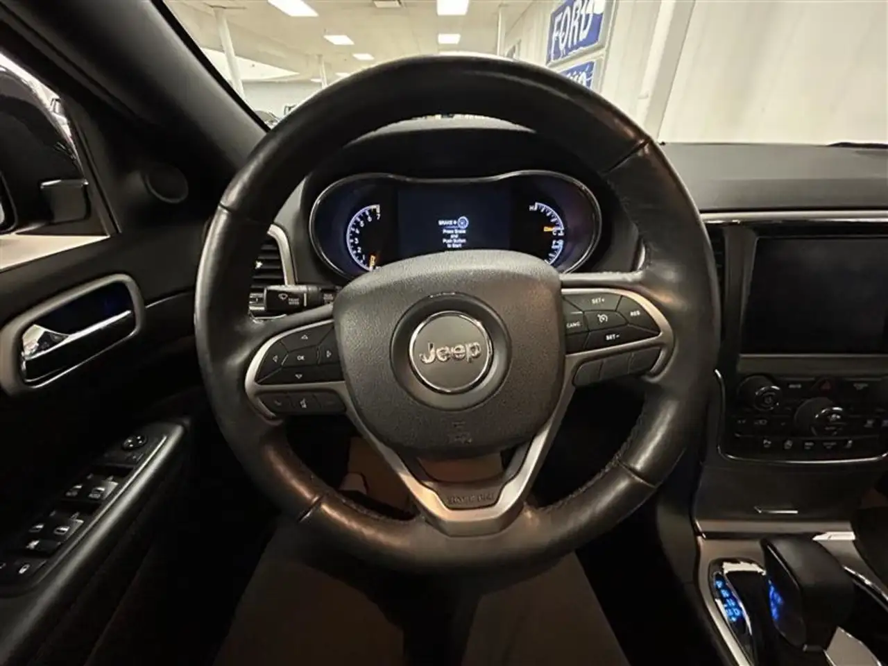 Jeep Grand Cherokee снимка Jeep Grand Cherokee