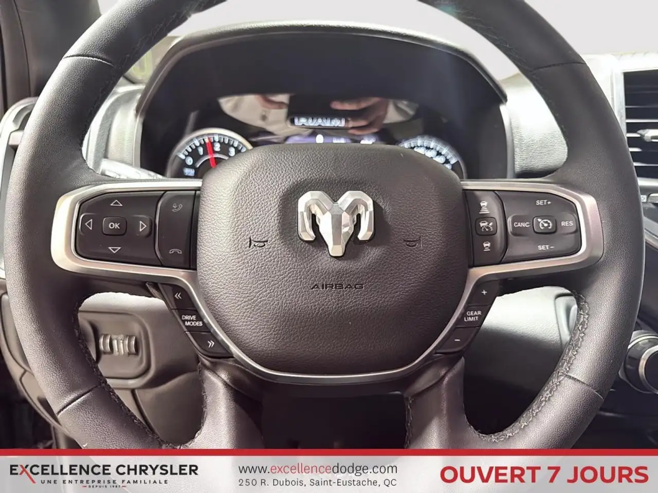 RAM 1500 снимка RAM 1500