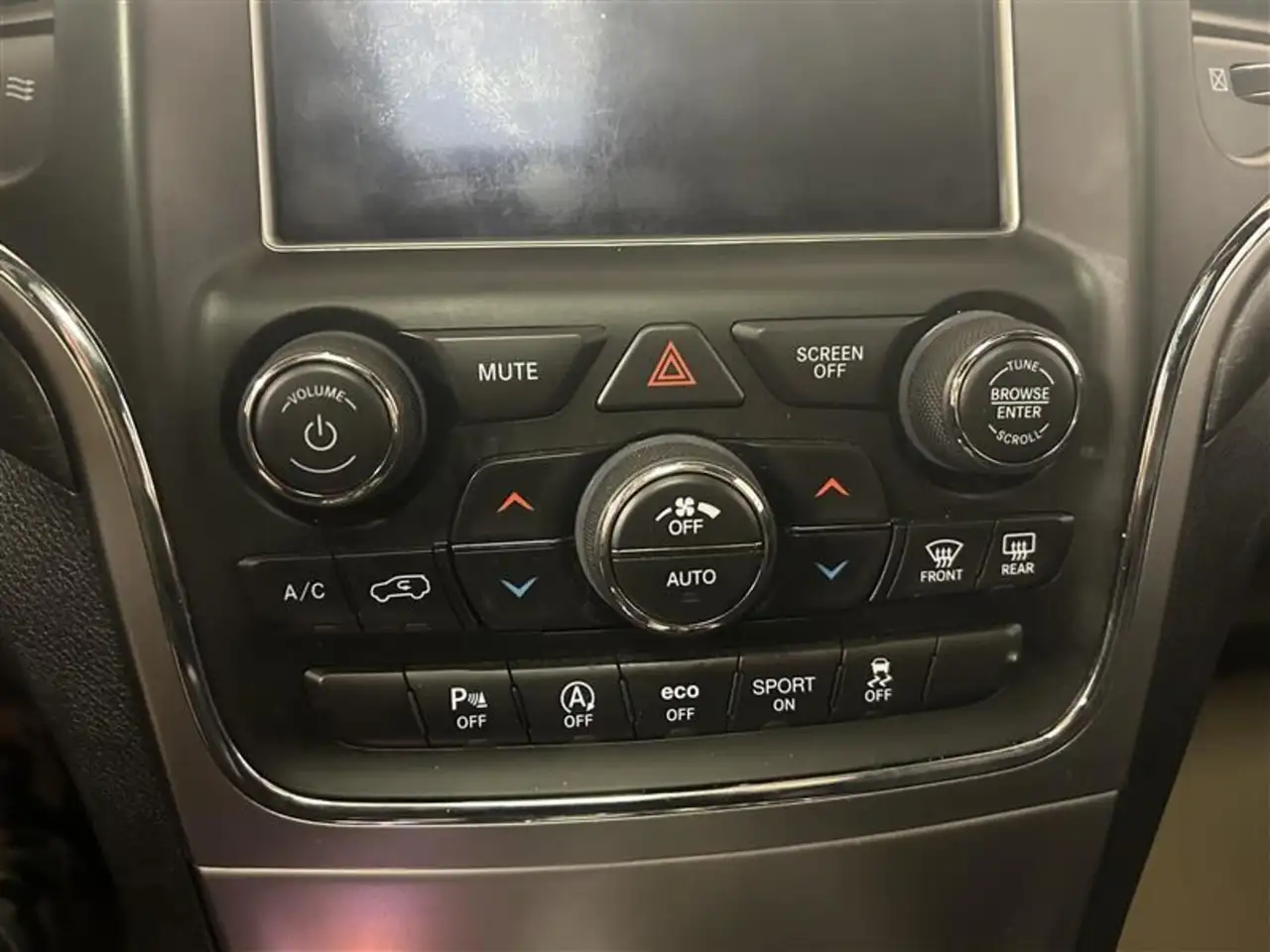 Jeep Grand Cherokee снимка Jeep Grand Cherokee