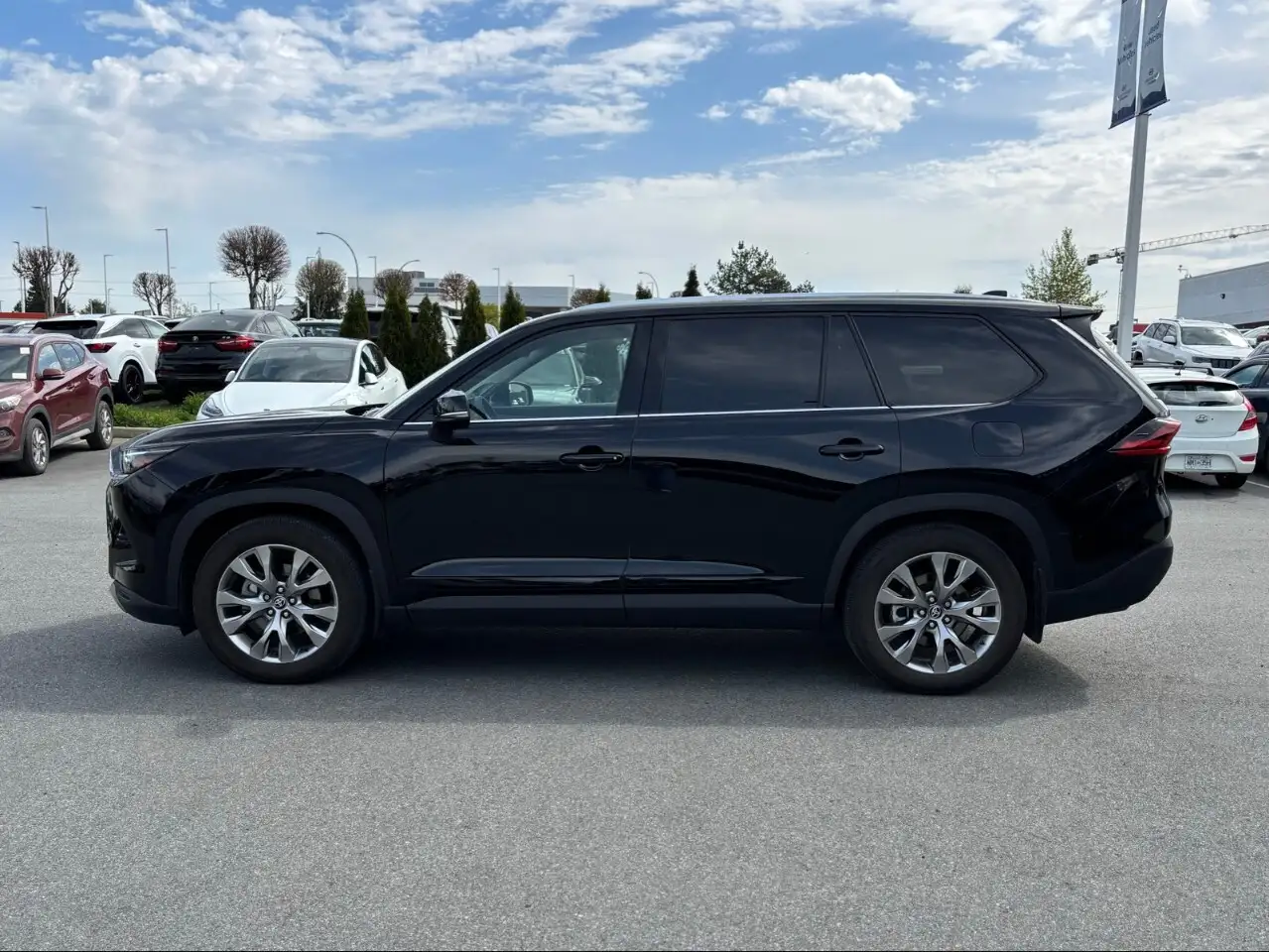 Toyota Grand Highlander снимка Toyota Grand Highlander