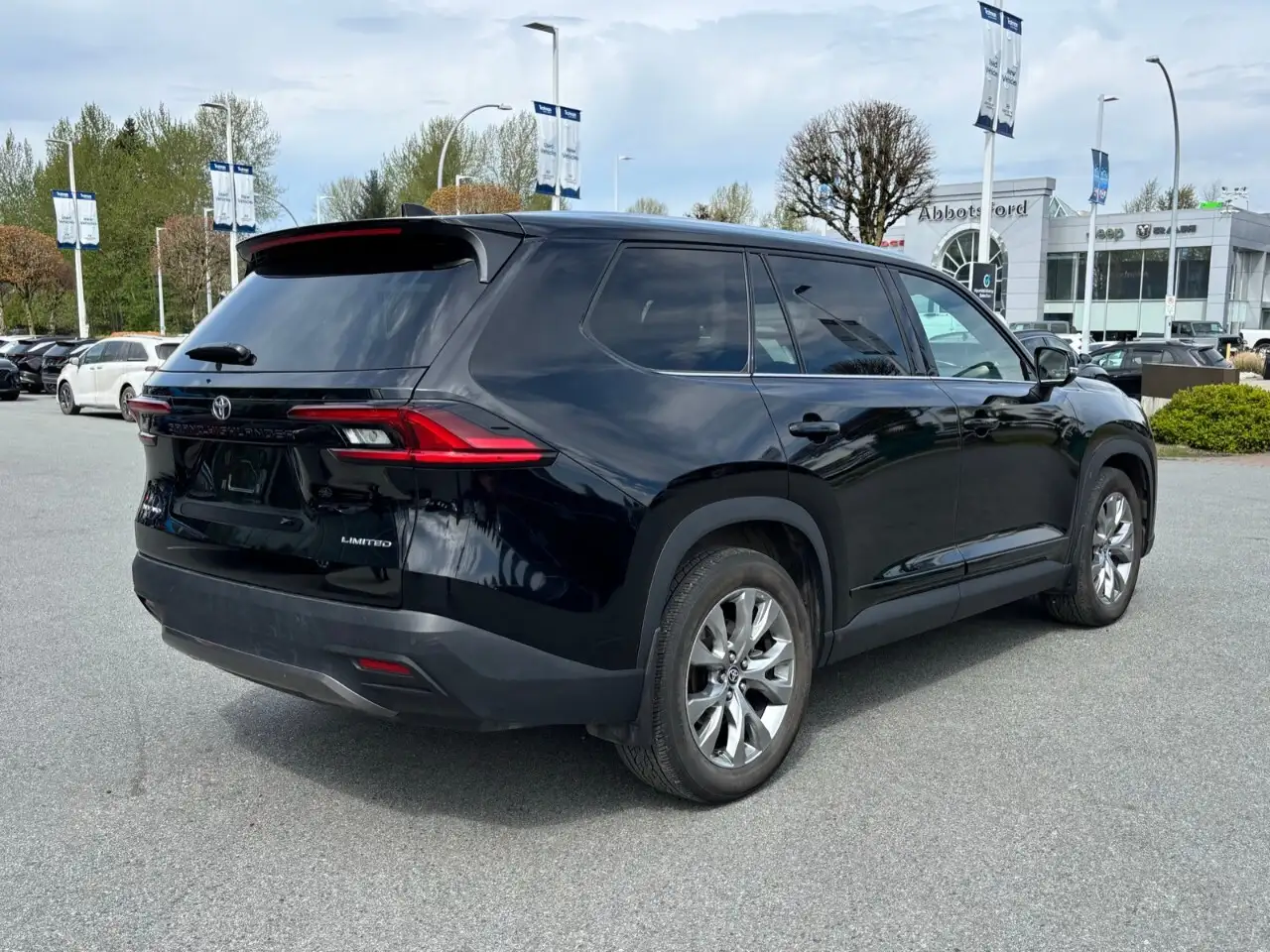 Toyota Grand Highlander снимка Toyota Grand Highlander