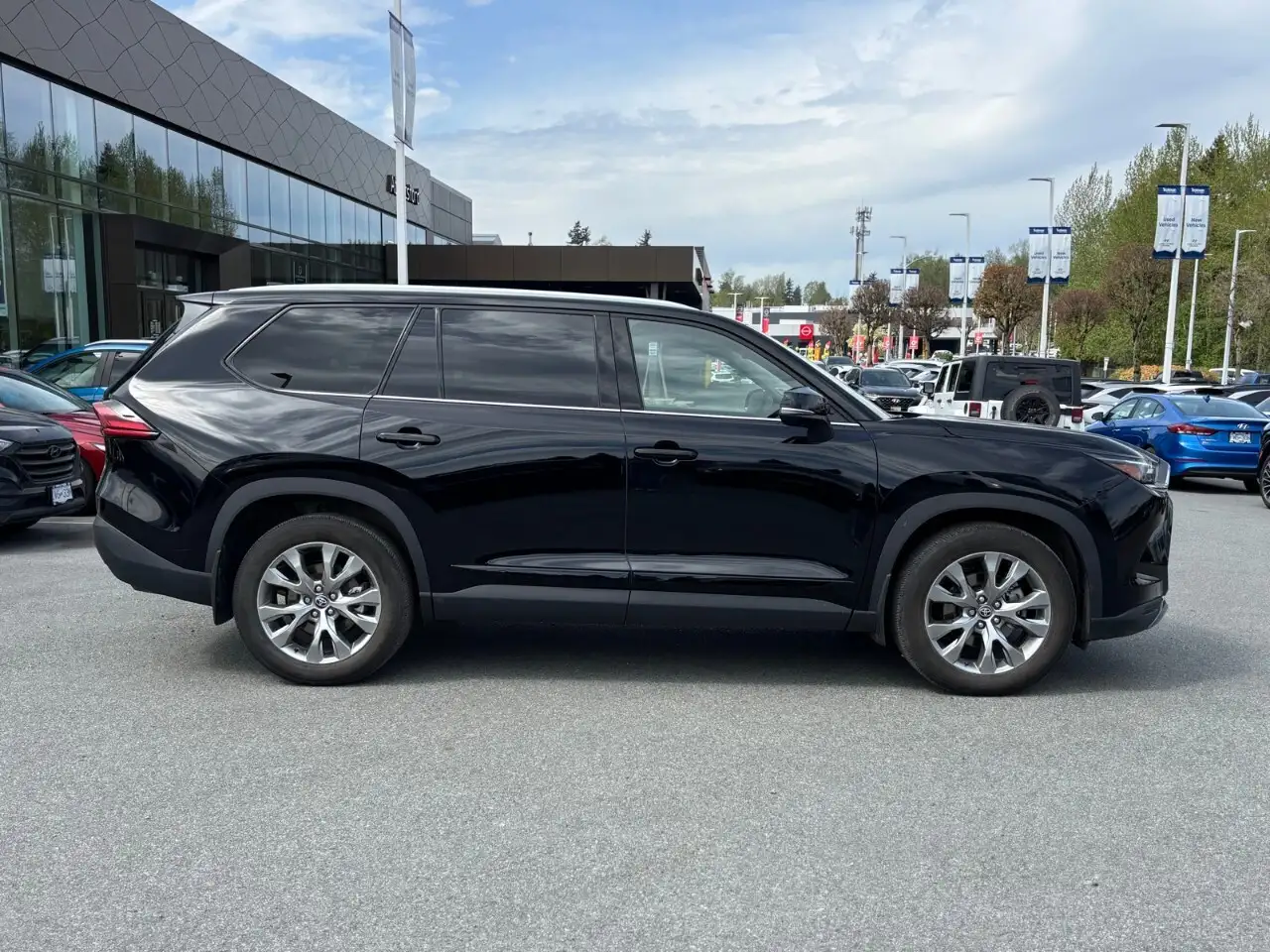 Toyota Grand Highlander снимка Toyota Grand Highlander