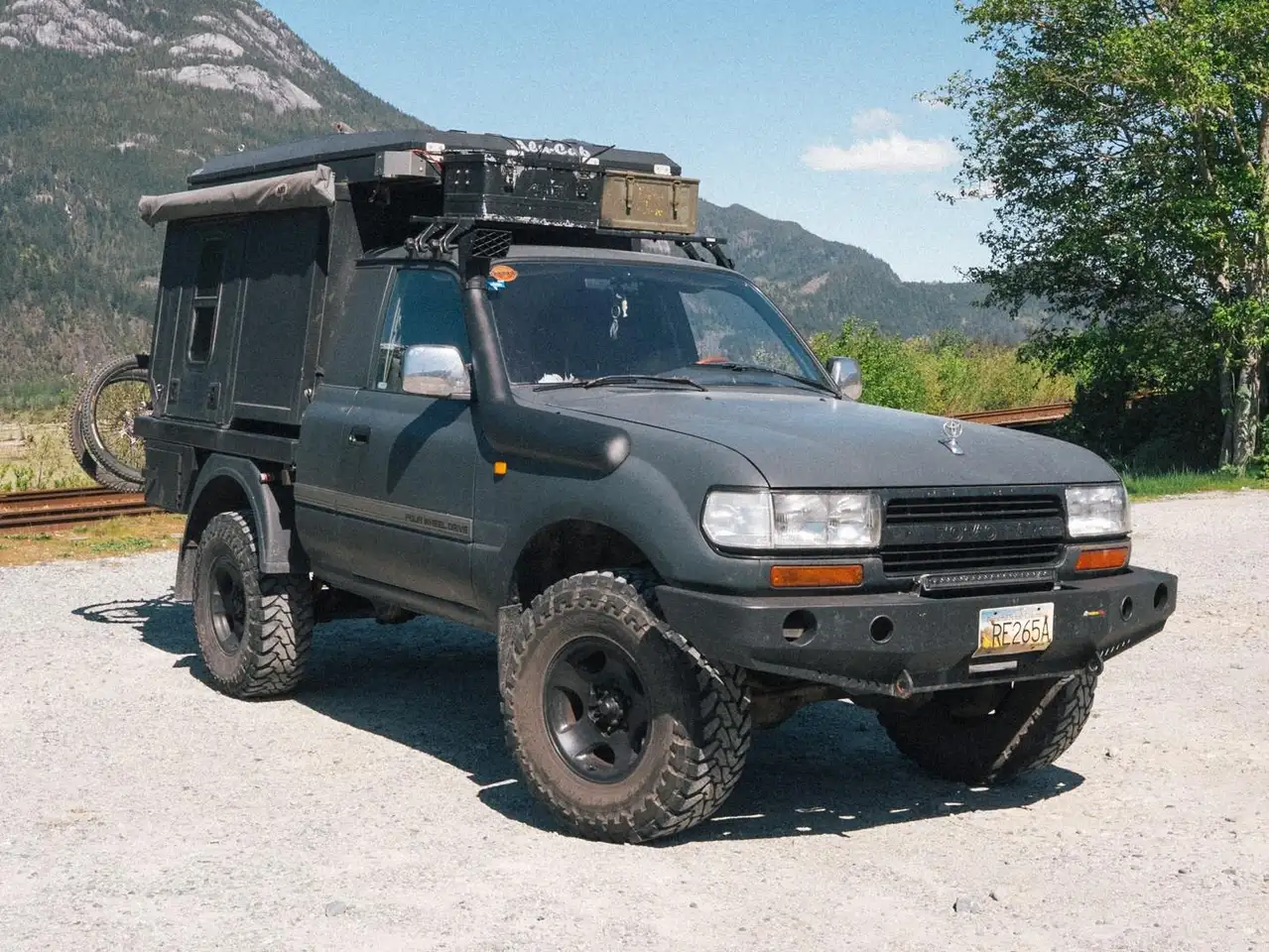Toyota Land Cruiser снимка Toyota Land Cruiser