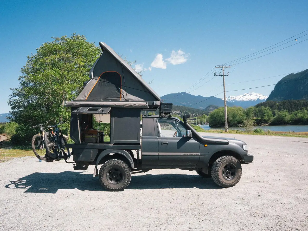 Toyota Land Cruiser снимка Toyota Land Cruiser