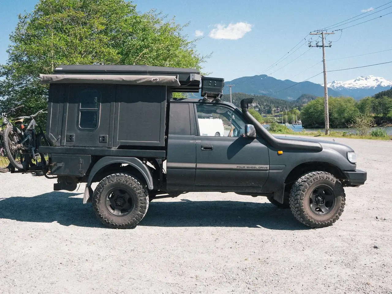 Toyota Land Cruiser снимка Toyota Land Cruiser
