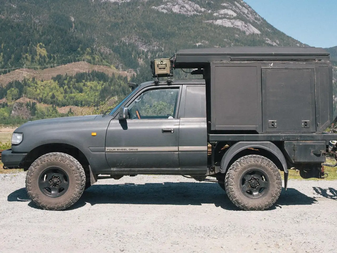 Toyota Land Cruiser снимка Toyota Land Cruiser