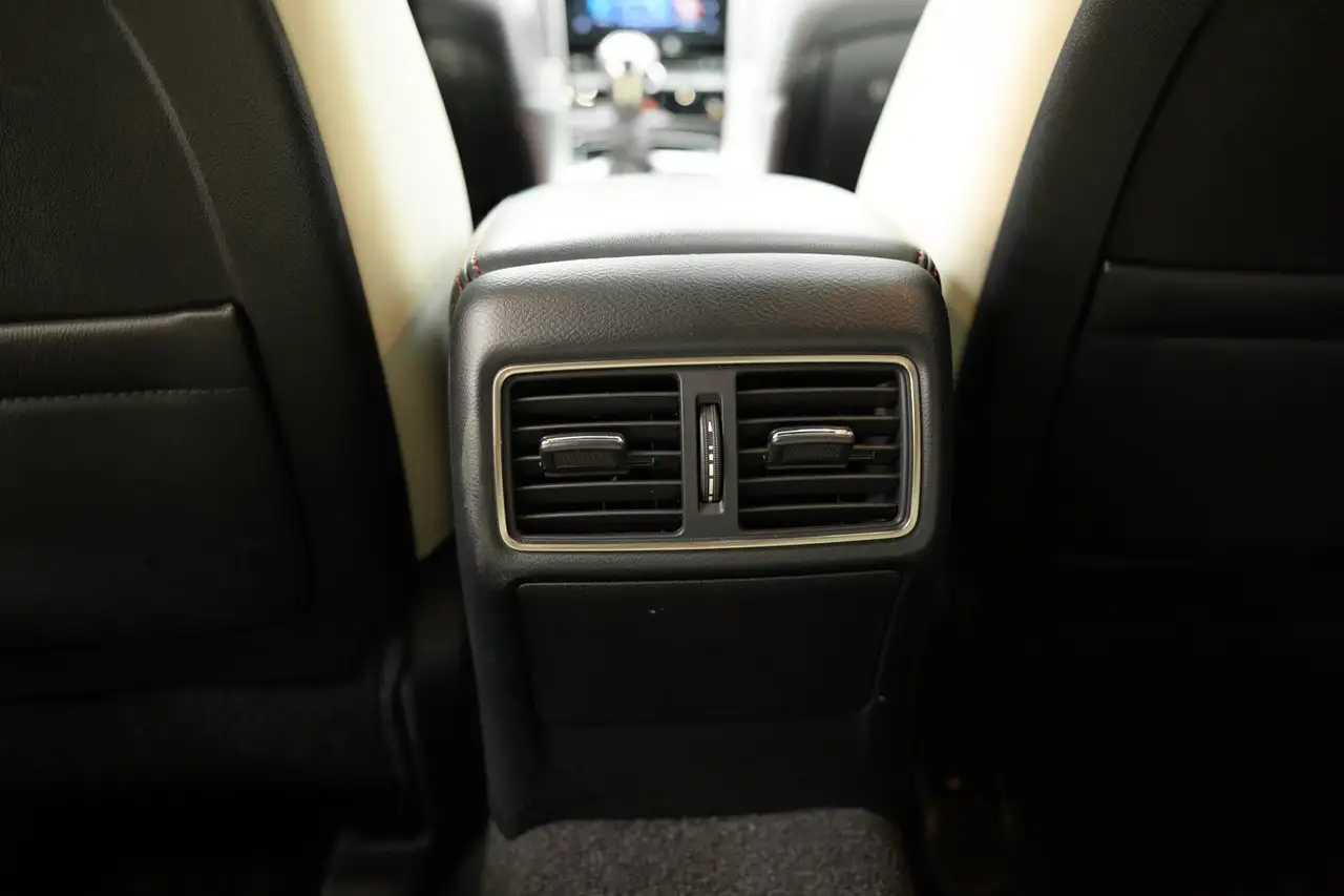 Infiniti Q50 fotografie Infiniti Q50