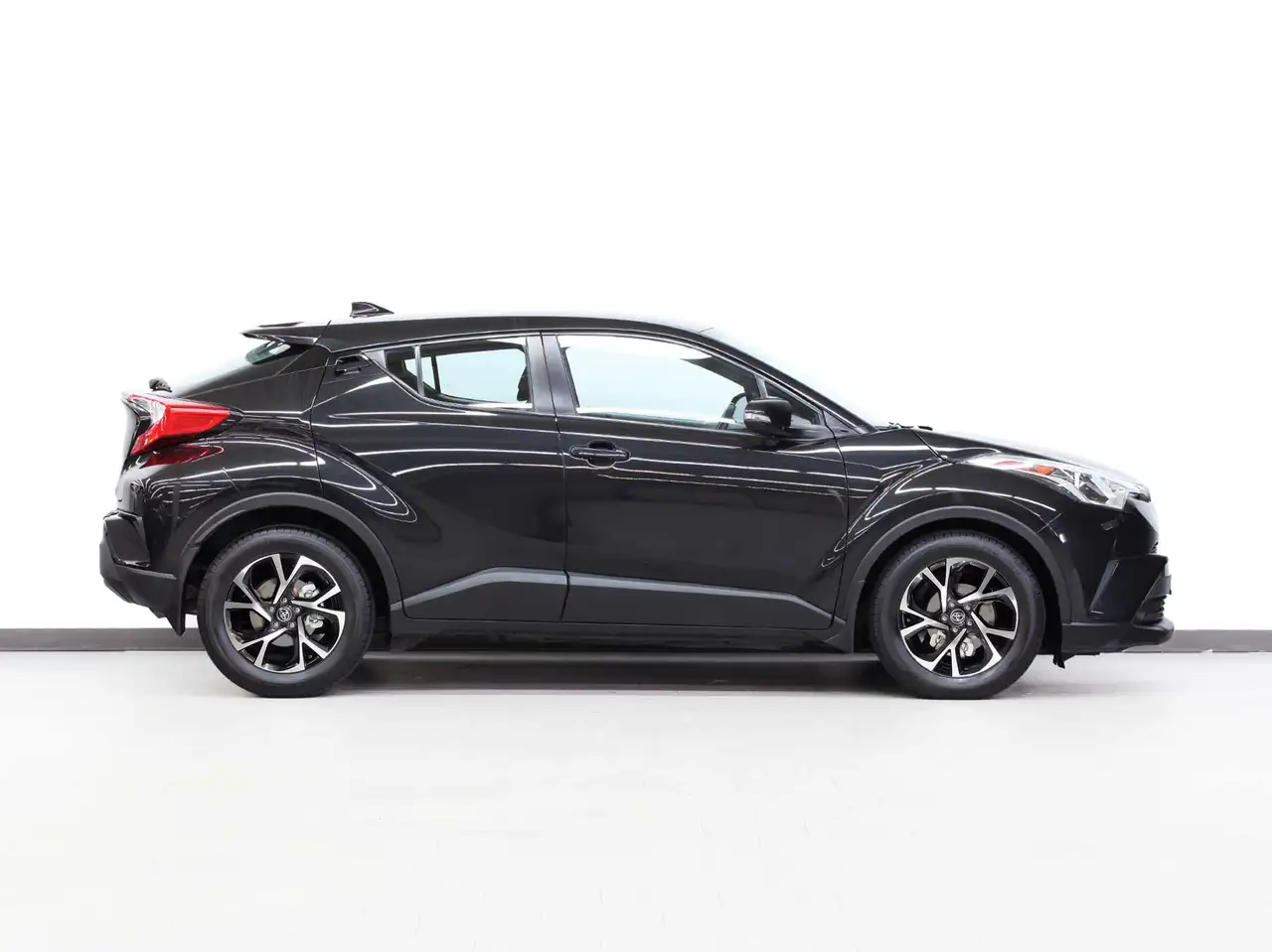 Toyota C-HR снимка Toyota C-HR