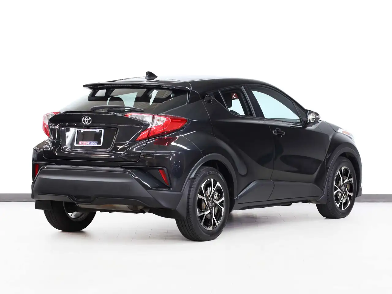 Toyota C-HR снимка Toyota C-HR