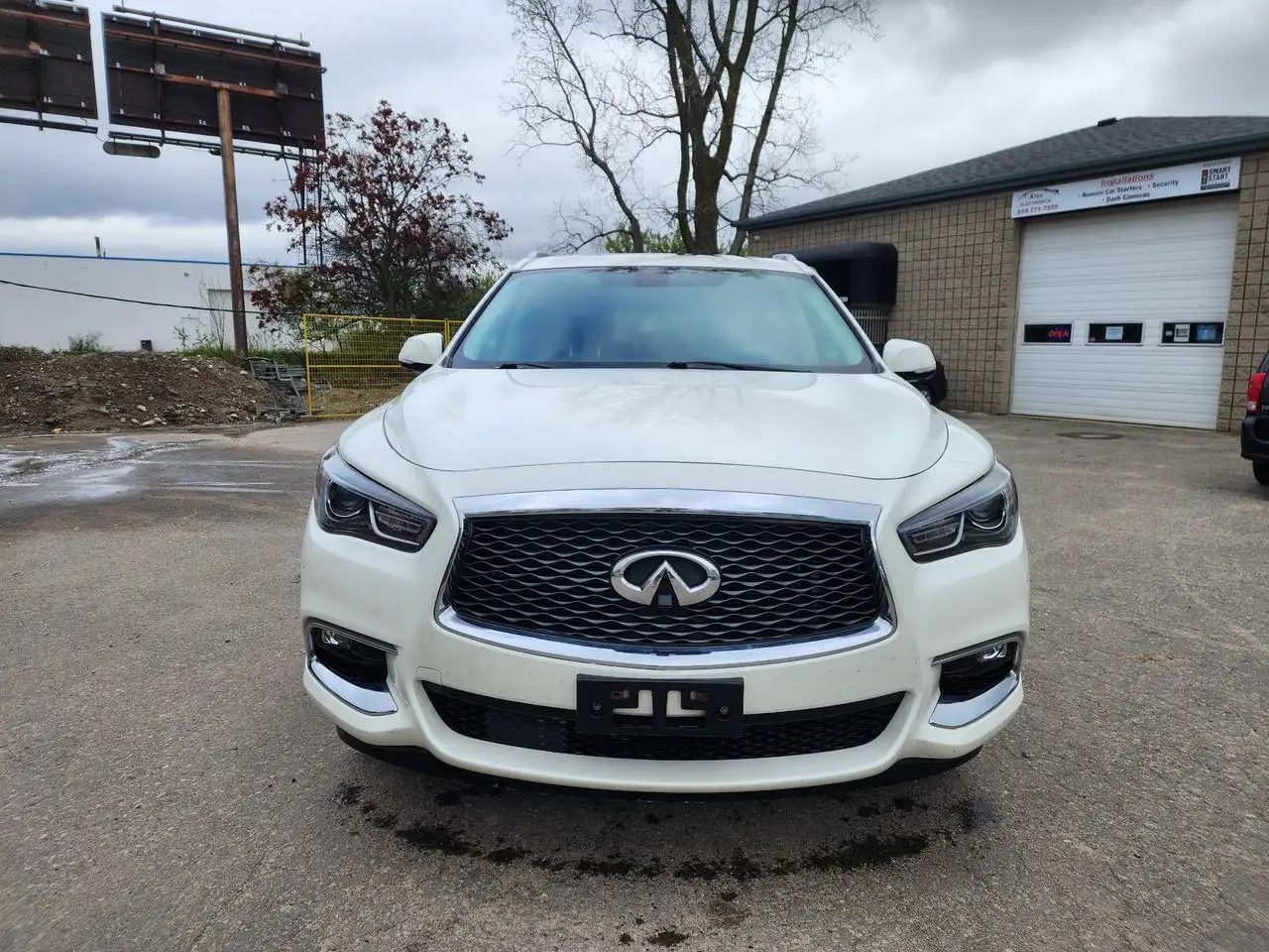 Infiniti QX60 снимка Infiniti QX60
