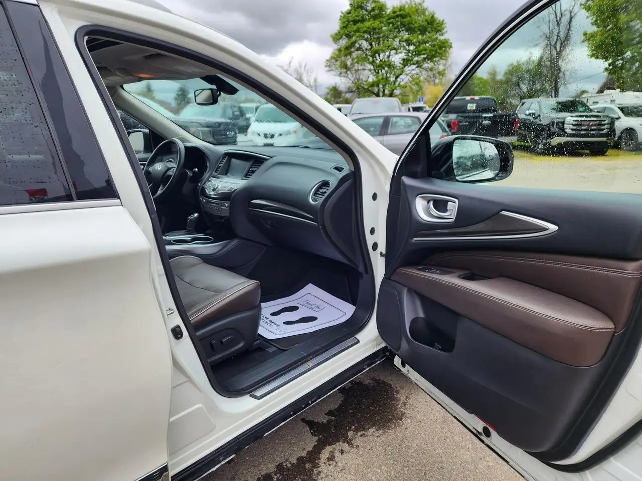 Infiniti QX60 снимка Infiniti QX60