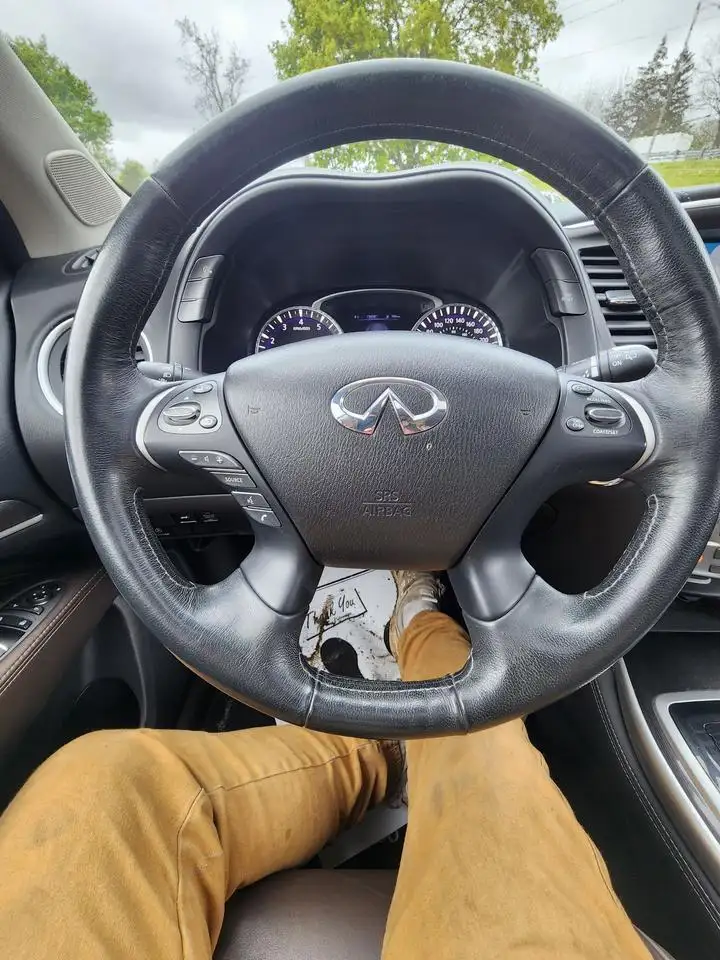 Infiniti QX60 снимка Infiniti QX60