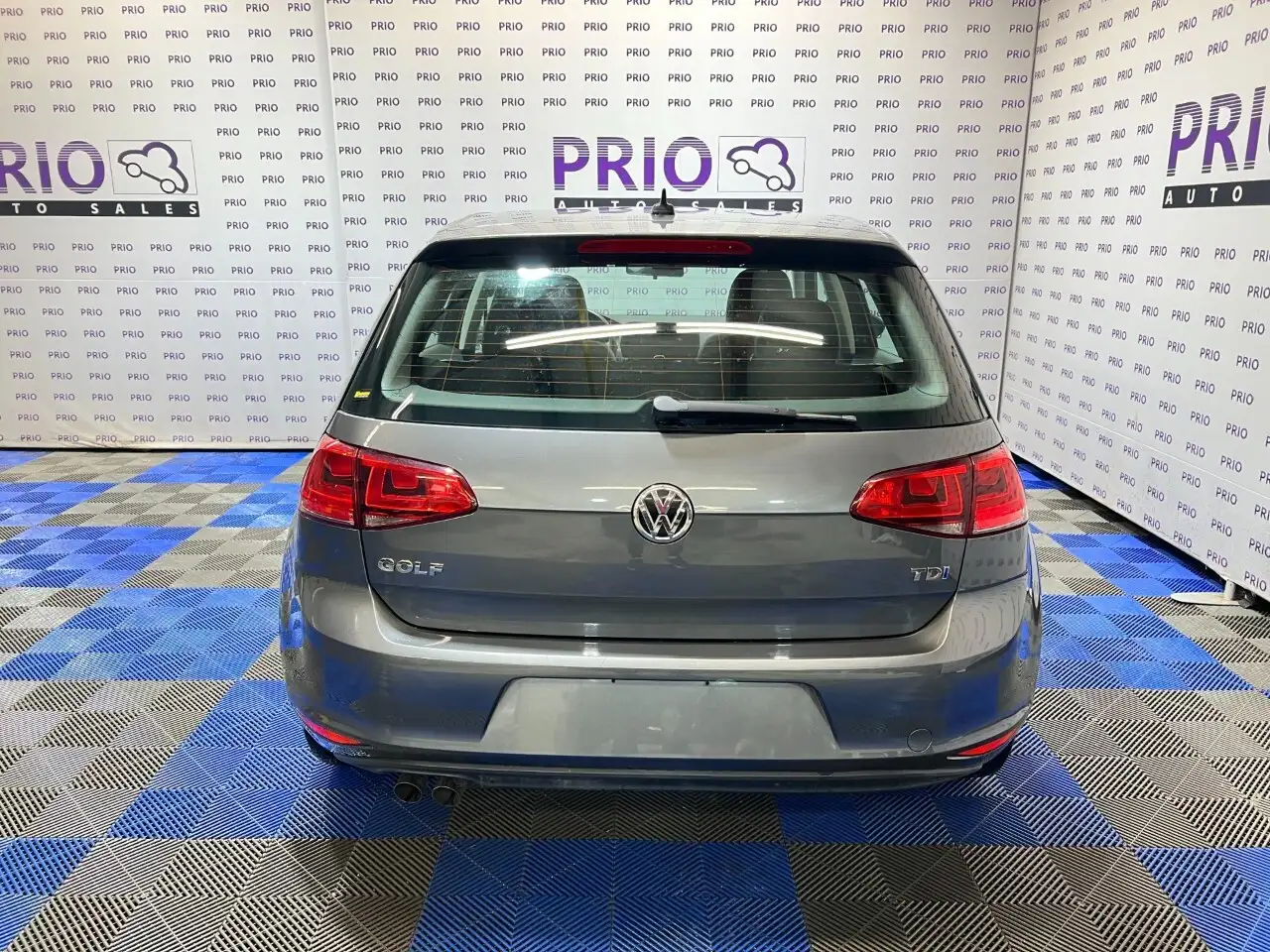 Volkswagen Golf photo Volkswagen Golf