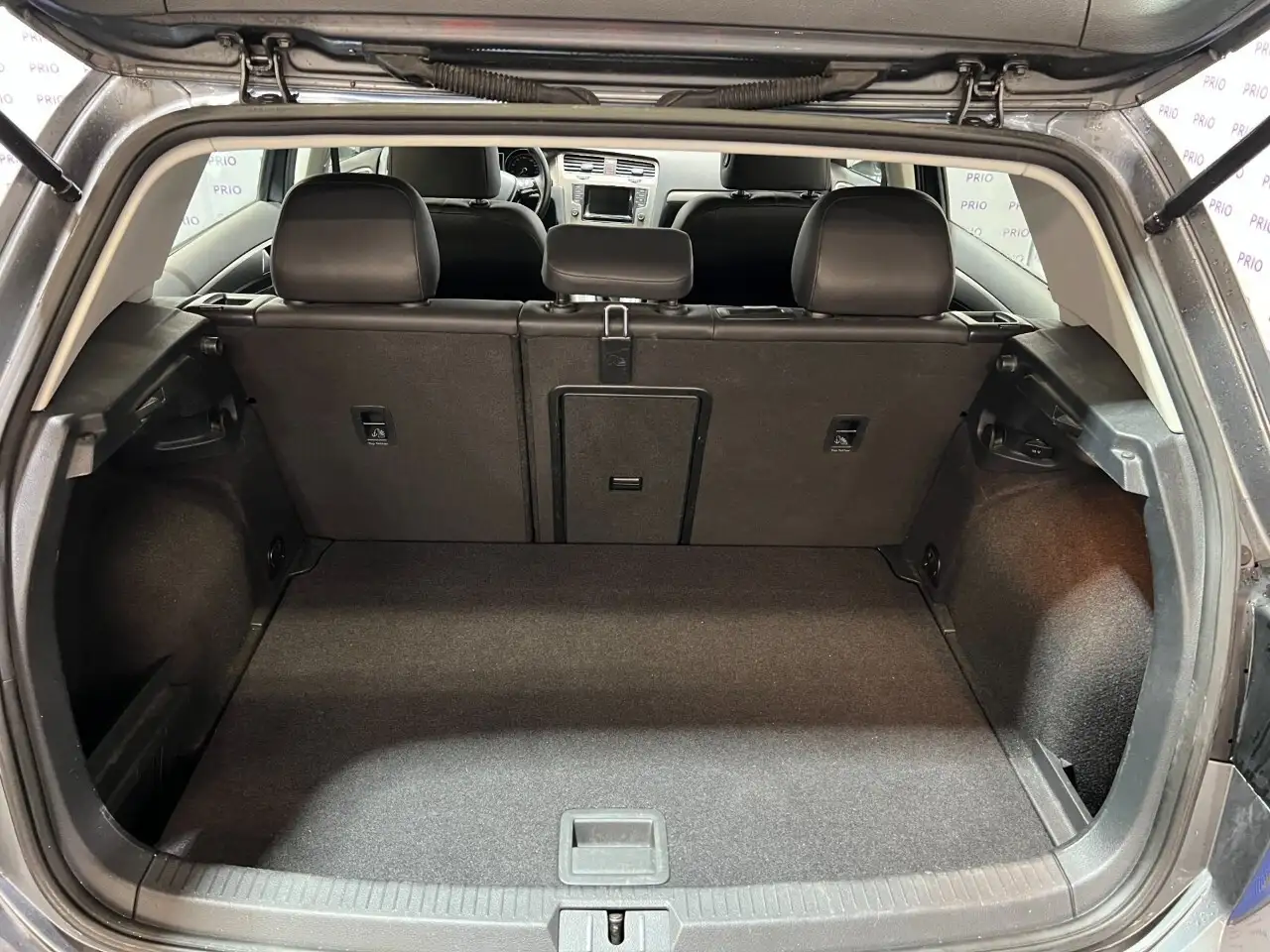 Volkswagen Golf photo Volkswagen Golf