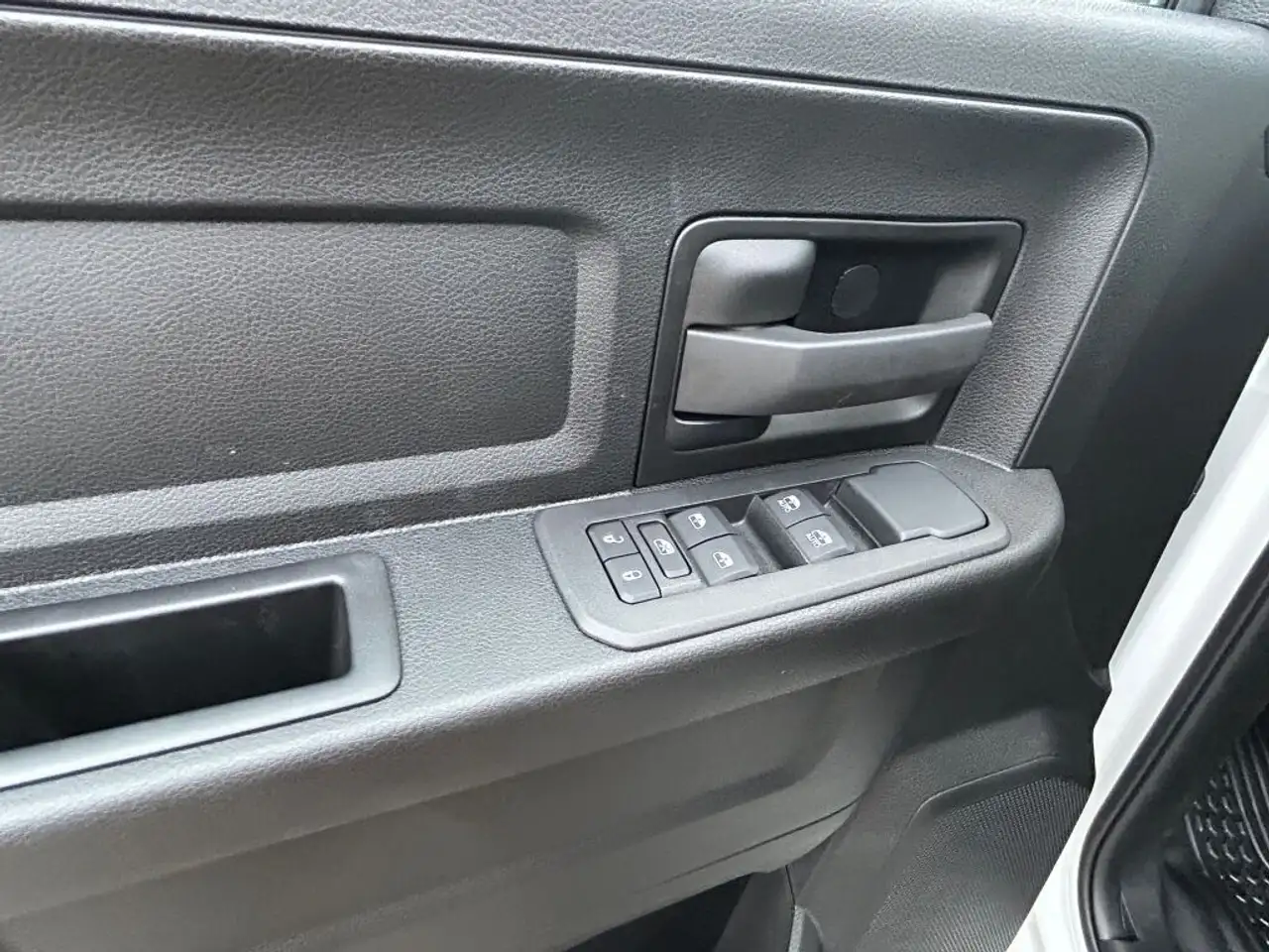 RAM 2500 снимка RAM 2500