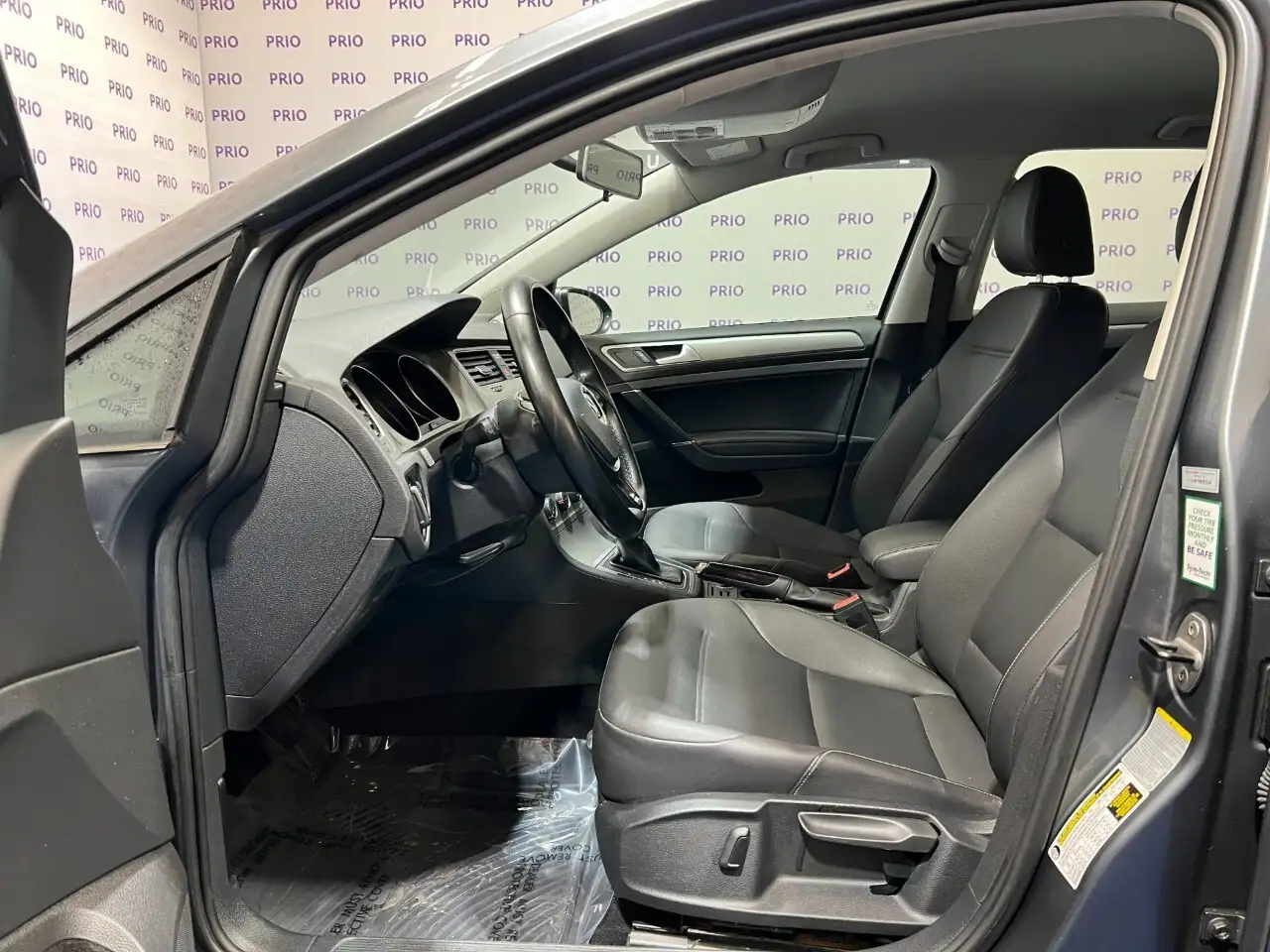 Volkswagen Golf photo Volkswagen Golf